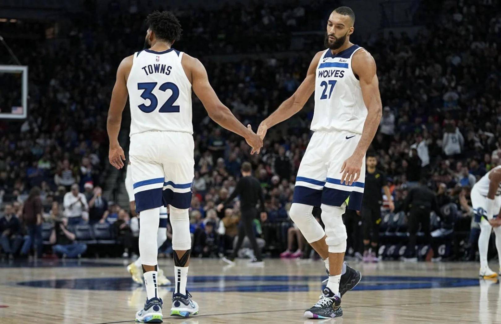 犹他爵士迎NBA季后赛关键赛;集结日手感冰凉;震撼外界;数据趋势出现新变化的简单介绍 犹他爵士迎NBA季后赛关键赛;集结日手感冰凉;震撼外界;数据趋势出现新变化的简单介绍